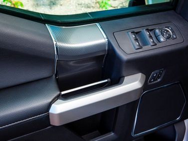 Ford F-150 الثالث عشر، بيك أب بكابينة مزدوجة SuperCrew — تفصيل داخلي