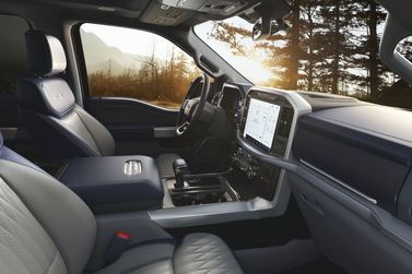 Ford F-150 XIV, Пикап двойная кабина SuperCrew — общий вид салона