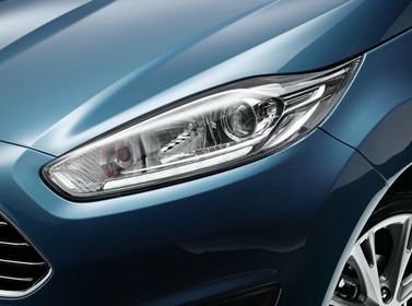 Ford Fiesta عملية فيس ليفت Mk6، هاتشباك 3 أبواب — المصباح الأمامي