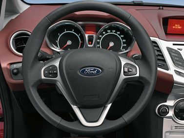 Ford Fiesta Mk6، هاتشباك 5 أبواب — عجلة القيادة