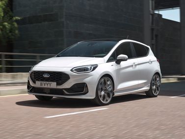 Ford Fiesta ST فيس ليفت السابع، هاتشباك 5 أبواب — منظر أمامي بزاوية ثلاثة أرباع