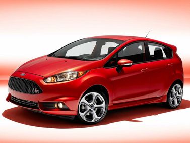 Ford Fiesta ST سادساً، هاتشباك 5 أبواب — منظر أمامي أيمن