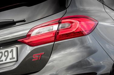 Ford Fiesta ST سابعاً، هاتشباك 5 أبواب — المصباح الخلفي