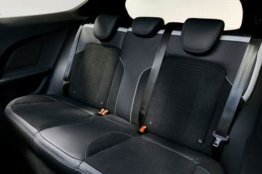 Ford Fiesta ST سابعاً، هاتشباك 3 أبواب — المقاعد الخلفية