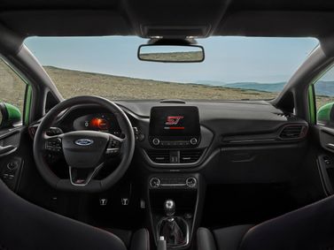 Ford Fiesta ST فيس ليفت السابع، هاتشباك 3 أبواب — منطقة السائق