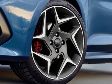 Ford Fiesta ST سابعاً، هاتشباك 3 أبواب — جنط العجلة