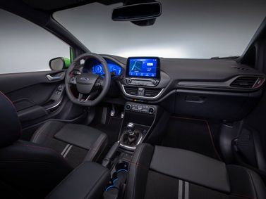 Ford Fiesta ST فيس ليفت السابع، هاتشباك 3 أبواب — منطقة السائق