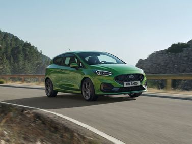 Ford Fiesta ST فيس ليفت السابع، هاتشباك 3 أبواب — منظر أمامي بزاوية ثلاثة أرباع