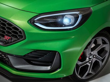 Ford Fiesta ST فيس ليفت السابع، هاتشباك 3 أبواب — المصباح الأمامي