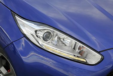 Ford Fiesta ST سادساً، هاتشباك 3 أبواب — المصباح الأمامي