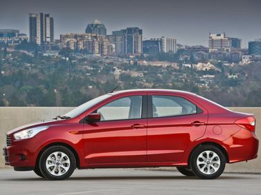Ford Figo ثانياً، سيدان — منظر من الجانب الأيمن