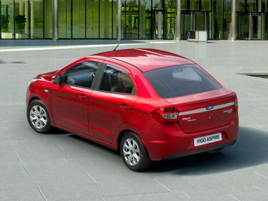 Ford Figo ثانياً، سيدان Aspire — منظر خلفي بزاوية ثلاثة أرباع