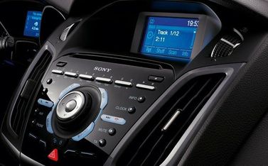 Ford Focus ثالثاً، واجون 5 أبواب — الكونسول الوسطي