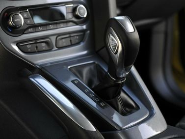 Ford Focus ثالثاً، هاتشباك 5 أبواب — محدد ناقل الحركة