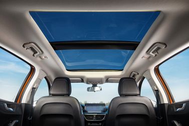Ford Focus فيس ليفت IV (السوق الصيني)، واجون 5 أبواب Shooting Brake — منظر عام للمقصورة