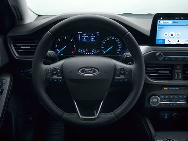 Ford Focus رابعاً، واجون 5 أبواب — منطقة السائق