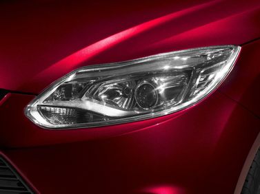 Ford Focus ثالثاً، هاتشباك 5 أبواب — المصباح الأمامي