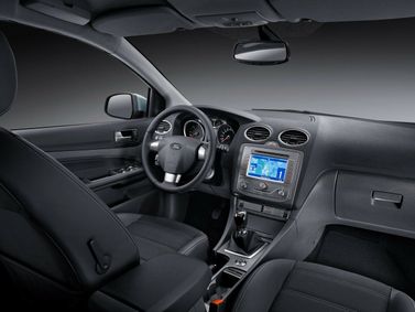 Ford Focus فيس ليفت الثاني، سيدان — منطقة السائق