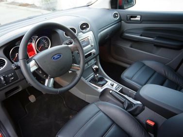Ford Focus فيس ليفت الثاني، هاتشباك 5 أبواب — منطقة السائق