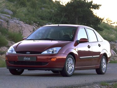 Ford Focus I، سيدان — منظر أمامي أيمن