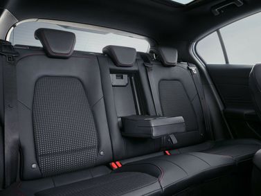 Ford Focus رابعاً، هاتشباك 5 أبواب — المقاعد الخلفية