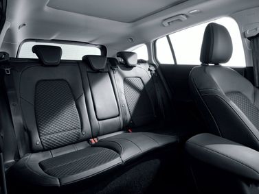 Ford Focus رابعاً، واجون 5 أبواب — المقاعد الخلفية