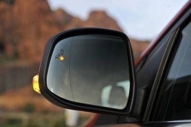 Ford Focus ثالثاً، سيدان — مرآة جانبية