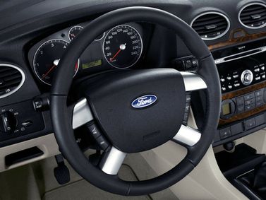 Ford Focus ثانياً، هاتشباك 5 أبواب — عجلة القيادة