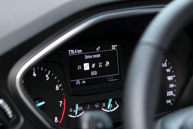 Ford Focus رابعاً، واجون 5 أبواب Active — لوحة العدادات