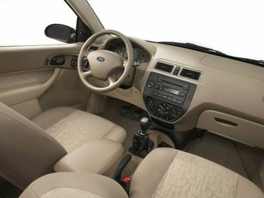 Ford Focus أنا فيس ليفت (أمريكا الشمالية)، هاتشباك 5 أبواب — منطقة السائق