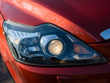 Ford Focus فيس ليفت الثاني، هاتشباك 5 أبواب — المصباح الأمامي