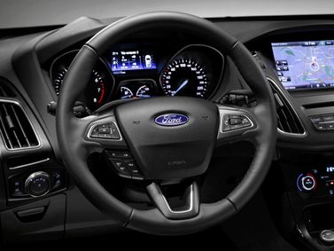 Ford Focus ثالثاً فيس ليفت، سيدان — عجلة القيادة
