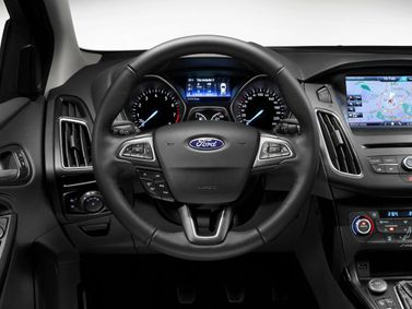 Ford Focus ثالثاً فيس ليفت، هاتشباك 5 أبواب — منطقة السائق