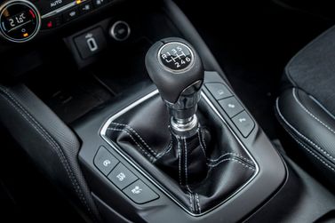 Ford Focus رابعاً، هاتشباك 5 أبواب Active — محدد ناقل الحركة