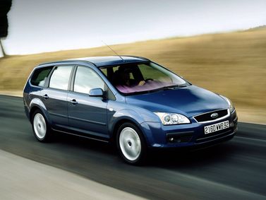 Ford Focus ثانياً، واجون 5 أبواب — منظر أمامي أيمن