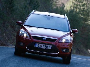 Ford Focus II Рестайлинг, Универсал 5 дв. — вид спереди