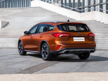 Ford Focus فيس ليفت IV (السوق الصيني)، واجون 5 أبواب Shooting Brake — منظر خلفي بزاوية ثلاثة أرباع