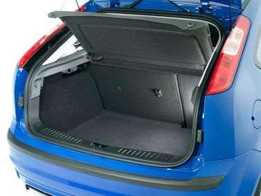 Ford Focus ثانياً، هاتشباك 5 أبواب — حجرة الأمتعة