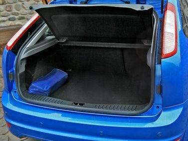 Ford Focus فيس ليفت الثاني، هاتشباك 5 أبواب — حجرة الأمتعة