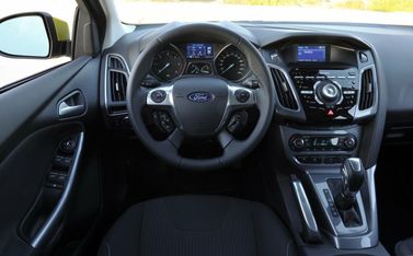 Ford Focus ثالثاً، واجون 5 أبواب — منطقة السائق