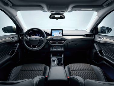 Ford Focus رابعاً، واجون 5 أبواب — لوحة القيادة