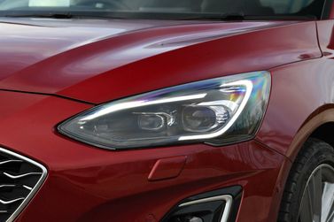 Ford Focus رابعاً، هاتشباك 5 أبواب — المصباح الأمامي