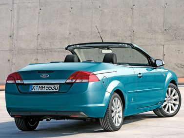 Ford Focus ثانياً، قابلة للتحويل — منظر خلفي أيمن