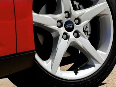 Ford Focus ثالثاً، واجون 5 أبواب — جنط العجلة