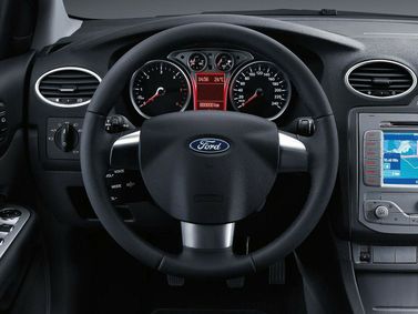 Ford Focus فيس ليفت الثاني، سيدان — عجلة القيادة