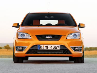 Ford Focus ST ثانياً، هاتشباك 5 أبواب — منظر أمامي