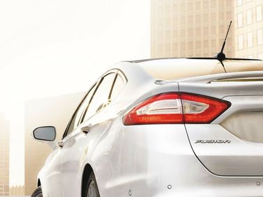 Ford Fusion (North America) II, Седан — вид сзади справа