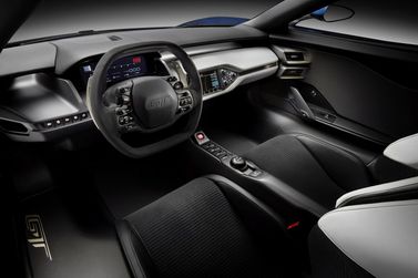 Ford GT ثانياً، كوبيه — منطقة السائق