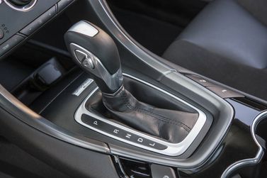 Ford Mondeo V, Седан — селектор коробки передач