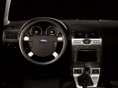 Ford Mondeo III Рестайлинг, Седан — передняя панель